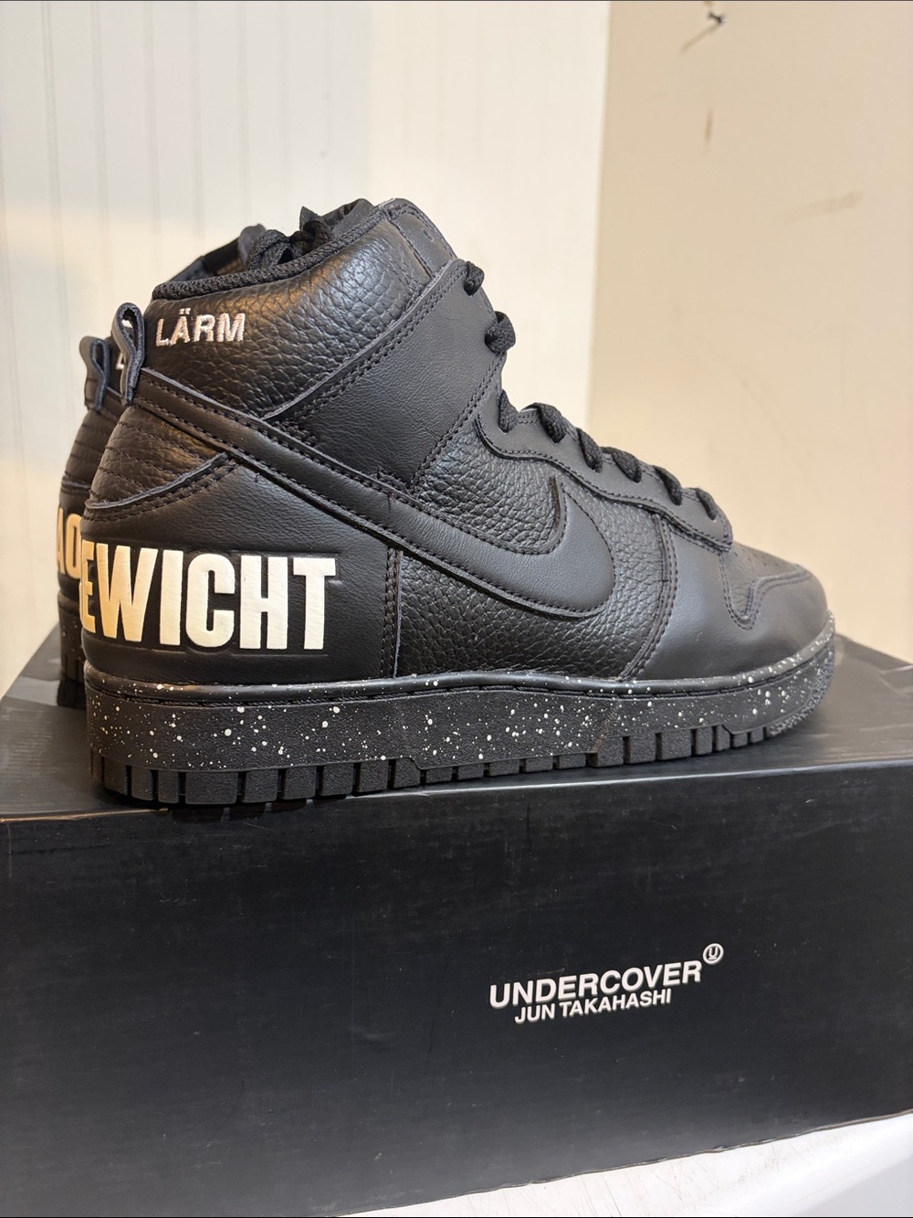 Nike Dunk High 1985 “ Undercover Chaos” Black/White 2/22 Release. DQ4121-001